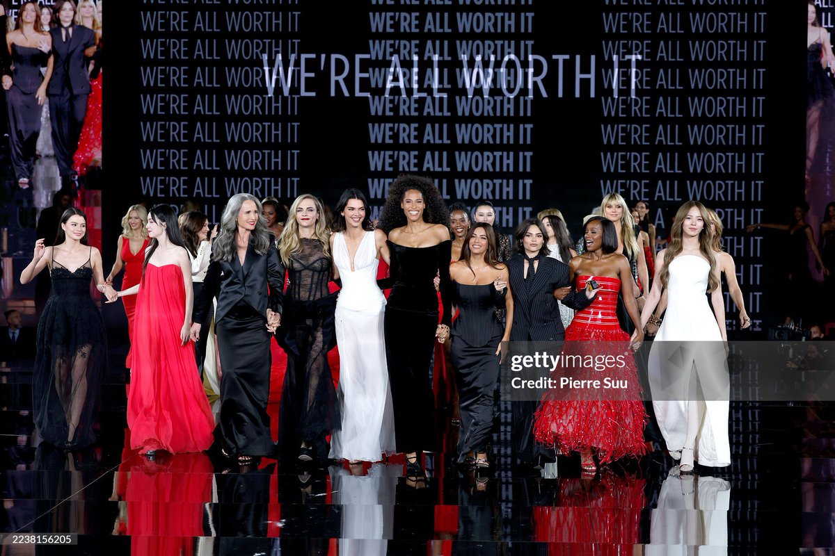 SapphicGardenTH's tweet photo. At #PFW Becky becomes the show! 

อีกหนึ่งก้าวสำคัญของ “เบคกี้” บนรันเวย์ Le Défilé L’Oréal Paris 2025

BECKY WALK YOUR WORTH
#LeDefileLOrealxBecky 
#LEDEFILELOREALTH2025
#LeDefileLORealParis
#beckysangels 
@LOrealParisTH @AngelssBecky https://t.co/FxIhU3V84f
