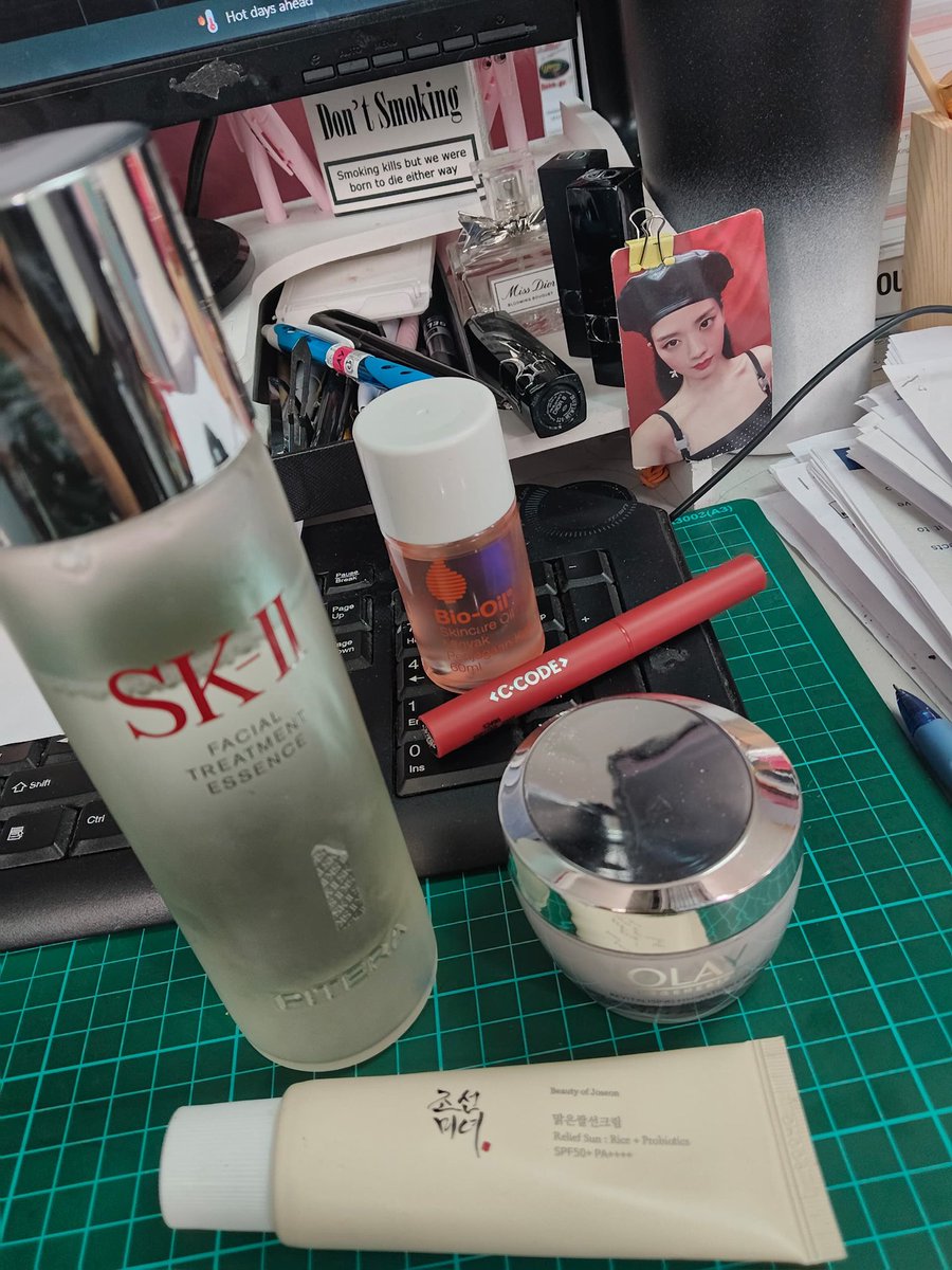 Celorot2019's tweet image. Before meeting start at 9.30am, wajib dulu skincare routine.
Busy or not, muka tetap harus fresh & presentable. Bila dirik rasa fresh my confident while doing my presentation.... Tinggi.
SK-II, Olay, Bio-Oil, Beauty of Joseon .... my little secret 💖
#WorkModeOn #FreshFaceAlways