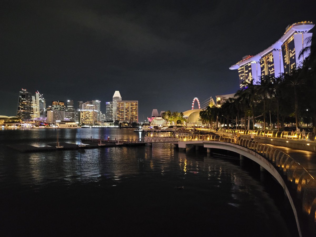 Landed in Singapore #TOKEN2049Singapore 

Going hunting for some cool merch  :)