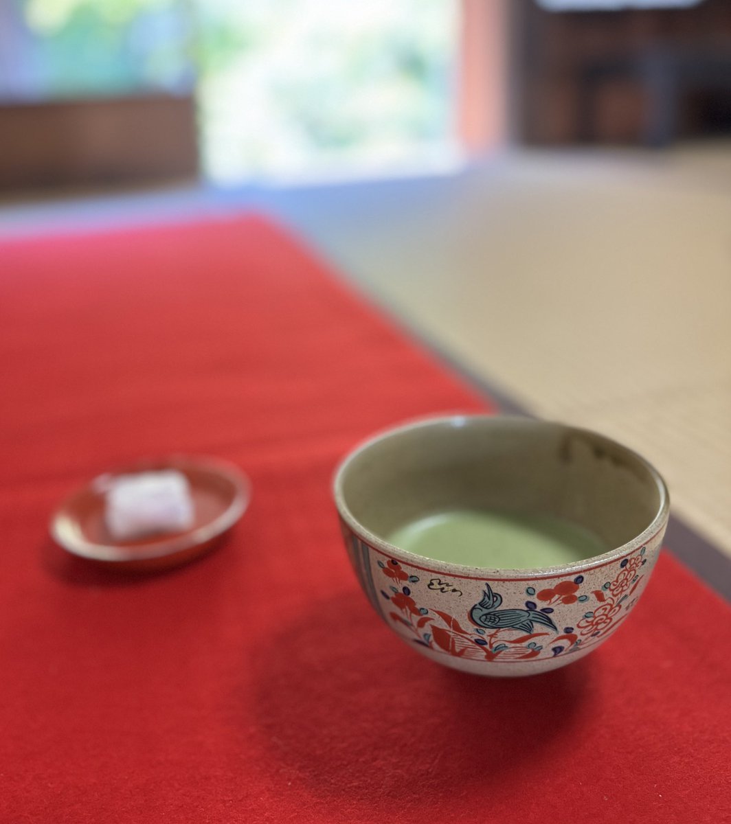 taima_dera's tweet image. 今年は暑かったので夏の平茶碗の出番が長かったですが、ようやく交代です🍵

ー 當麻寺 中之坊 お抹茶席
taimadera.org/purpose/3/p5.h…