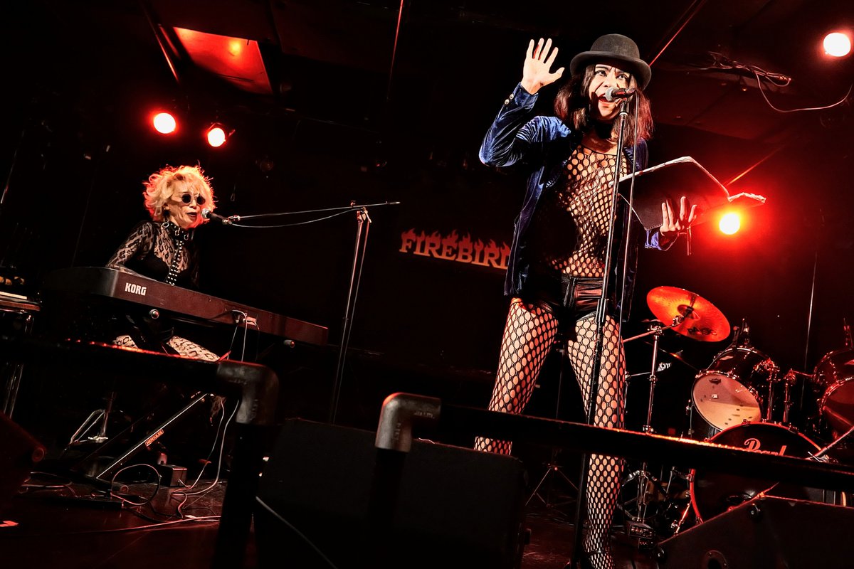 lunglungtata's tweet photo. 先日のひとときを少し……
悪魔と捨て子のお二人から……１番手とは珍しい。

#蛇腹SLASH
#彩Saya
#gloptin
#悪魔と捨て子
[#蜂鳥あみ太＝４号+
#Devil]
#孤高の奇譚
#新松戸FIREBIRD https://t.co/4wnJBmI5NI