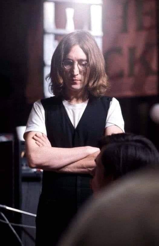 ceofjohnlennon's tweet photo. john lennon during the rehearsal of "rock n roll circus" (december 10, 1968) https://t.co/jw2J7F6cfI