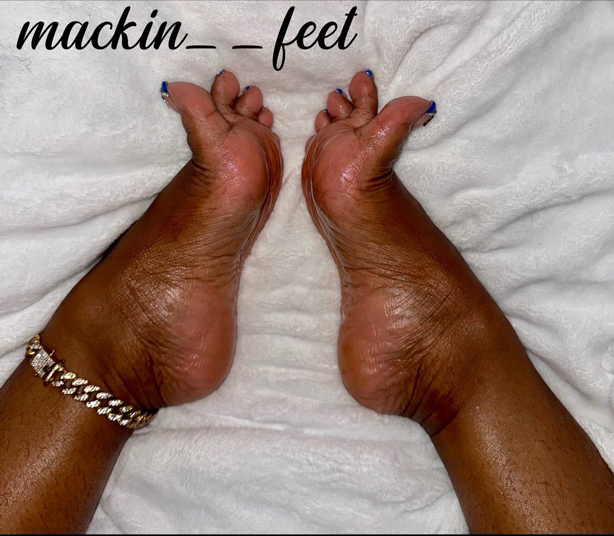 mackin_feet's tweet photo. 💦 fresh OILY SOLES 🤌🏾#smoothsloes #bluetoes💙 #oilysoles #footjobready #ncfeet👣♥️ https://t.co/8iCQxOfDpo