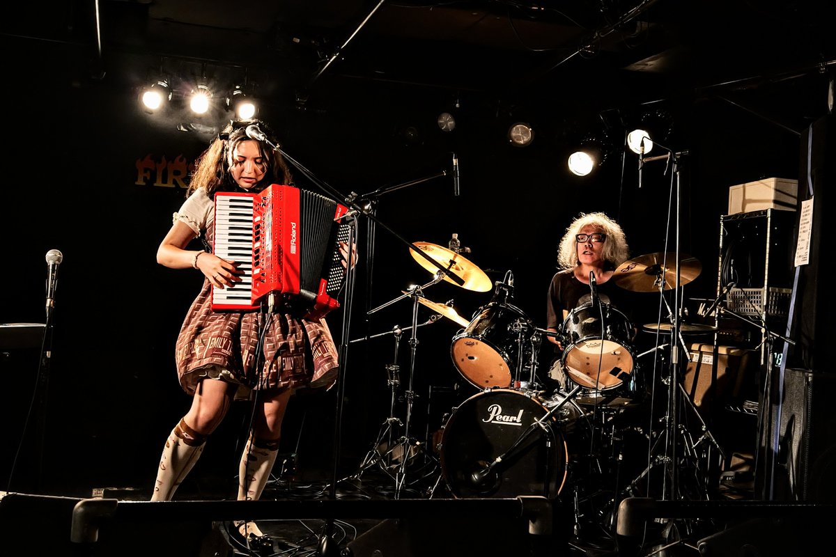 lunglungtata's tweet photo. トリを飾るは、
蛇腹SLASHのお二人。

#蛇腹SLASH
#彩Saya
#gloptin
#悪魔と捨て子
[#蜂鳥あみ太＝４号+
#Devil]
#孤高の奇譚
#新松戸FIREBIRD https://t.co/ucbHe0Licr