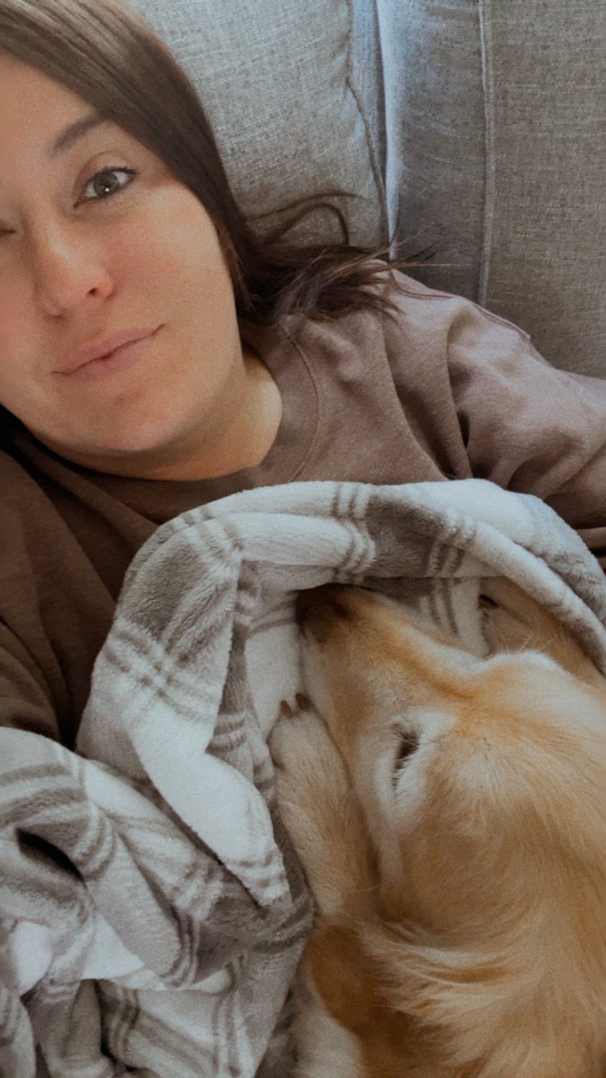 mads_frenzel's tweet photo. Best snuggles ever. https://t.co/CoPOvqZcWh
