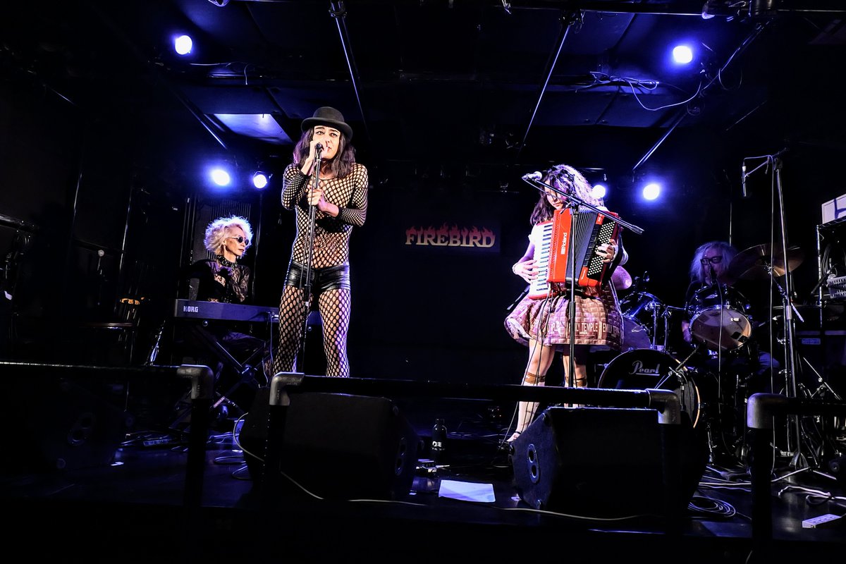 lunglungtata's tweet photo. 当然のように召喚び出されるあみ太さんたちw

#蛇腹SLASH
#彩Saya
#gloptin
#悪魔と捨て子
[#蜂鳥あみ太＝４号+
#Devil]
#孤高の奇譚
#新松戸FIREBIRD https://t.co/dHpuvOIr7I
