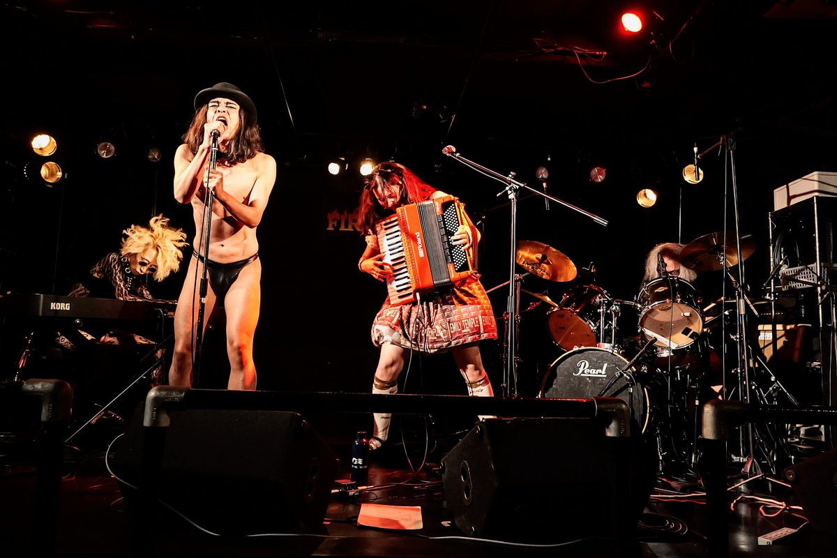 lunglungtata's tweet photo. 当然のように召喚び出されるあみ太さんたちw

#蛇腹SLASH
#彩Saya
#gloptin
#悪魔と捨て子
[#蜂鳥あみ太＝４号+
#Devil]
#孤高の奇譚
#新松戸FIREBIRD https://t.co/dHpuvOIr7I