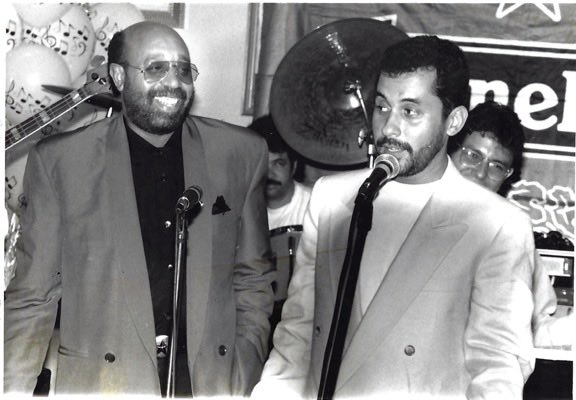 Un día como hoy nació uno de los personajes más importantes en la historia de la salsa y el jazz latino.
Me dio la primera oportunidad para grabar mi música y luego producir importantes grabaciones de la salsa.                 Siempre agradecido Ralph Mercado.
📷Edwin Medina 1993