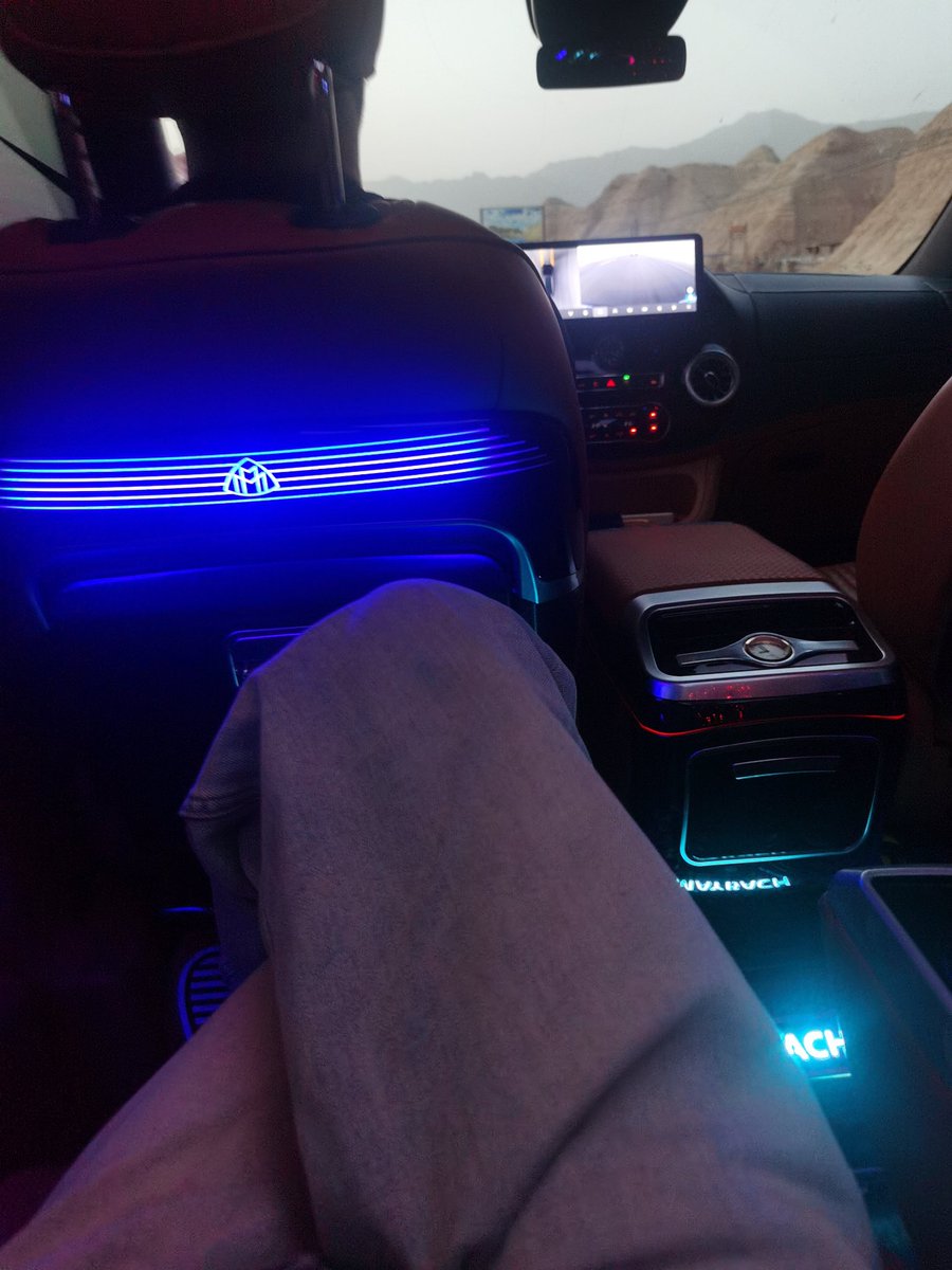 0375sado's tweet photo. 不搞黄色的时候是因为我在享受生活和旅行！ https://t.co/ppkbqez36s