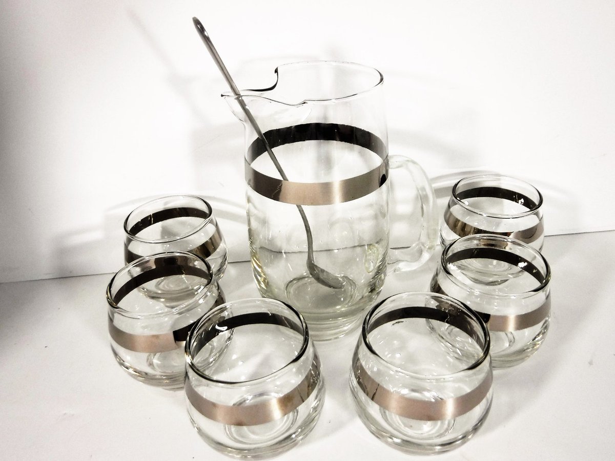 RetroRecollec's tweet photo. https://t.co/hapcJ3qEsL Mid Century Modern Cocktail Mixer Server Set Libbey Tempo Platinum Band Pitcher, Stirrer and 6 Roly Poly Cocktail Glasses #MidCenturyBarware #LibbeyTempo #platinumBand #CocktailSet #cocktailPitcher #RolyPoly #CocktailGlasses #wiseshopper https://t.co/W918wsWCA6