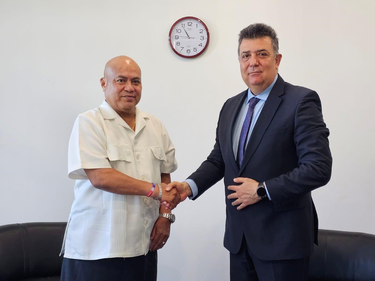 Ambassador Melih Karalar paid a courtesy call on Hon. Feleti Teo, Prime Minister of Tuvalu.

Büyükelçi Melih Karalar Tuvalu Başbakanı Sayın Feleti Teo’ya nezaket ziyaretinde bulunmuştur.