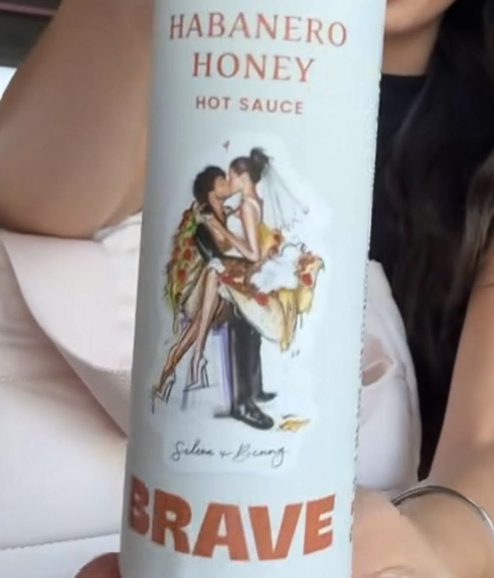 SGchartupdate's tweet image. Selena Gomez collaborated with a hot sauce to make a special “Habanero Honey Hot Sauce” to give out at her wedding.