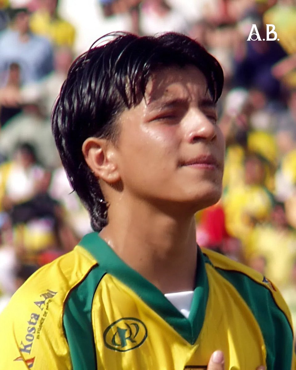 ABucaramanga's tweet photo. Un hilo de momentos de un ídolo que vistió la camiseta del club de sus amores. 💛💚

-¡𝐺𝑟𝑎𝑐𝑖𝑎𝑠 𝑝𝑜𝑟 𝑡𝑎𝑛𝑡𝑜, 𝑺𝒉𝒆𝒓𝒎𝒂𝒏! 𝐿𝑎 𝑝𝑒𝑙𝑜𝑡𝑎 𝑠𝑖𝑒𝑚𝑝𝑟𝑒 𝑎𝑙 𝟑𝟎...⚽ https://t.co/boVvPNhfxY