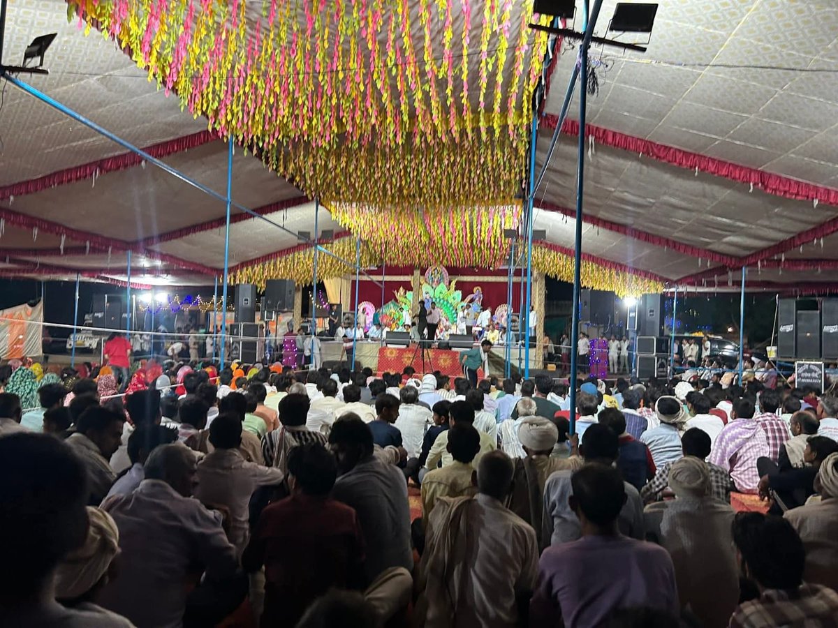 विगत रात्रि में प्रतापगढ (थानागाजी) स्थित श्री किले वाली दुर्गा माता जी मंदिर कमेटी द्वारा आयोजित 16 वें विशाल जागरण व मेला कार्यक्रम में सम्मिलित हुआ।
कार्यक्रम में मुख्य अतिथि के रूप में प्रदेश के वन एवं पर्यावरण मंत्री माननीय श्री <a href="/Sanjay4India1/">Sanjay Sharma</a> जी उपस्थित रहे।
<a href="/DMDCAlwar/">Alwar District Collector & Magistrate</a>