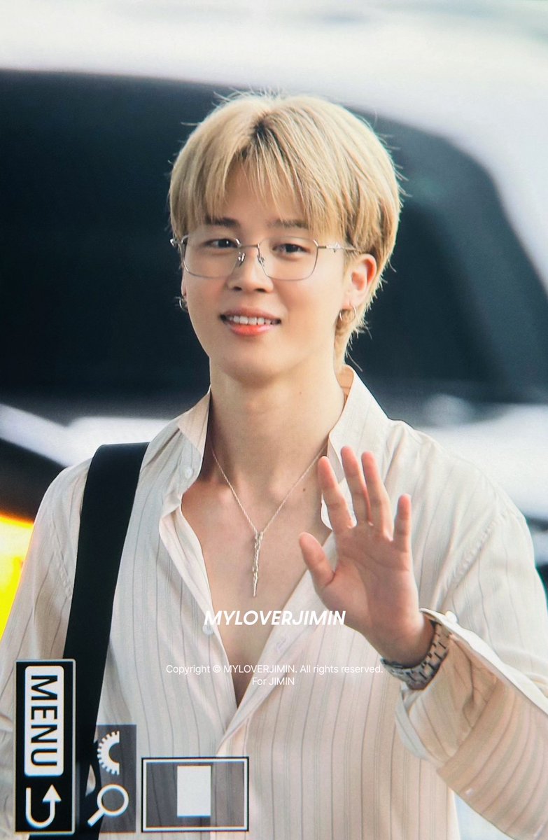 myloverjimin's tweet photo. 250930 ✈️ICN 디올 가자💛 #지민 #JIMIN #ジミン @BTS_twt https://t.co/3JFNXS9lQu