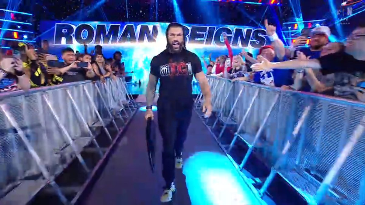 RomanRSource's tweet image. #RomanReigns #RomanEmpire #TheOTC #OTC #HeadoftheTable #TribalChief #WWE #WWERAW