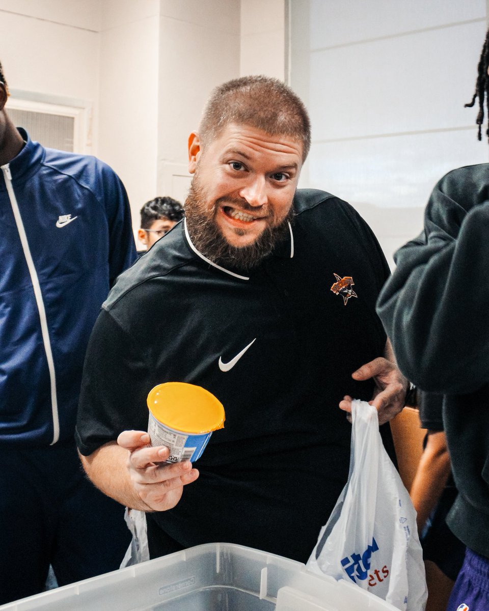South Plains Men’s Basketball (@spctexanmbb) on Twitter photo Blessed to give back to the best community in all of West Texas! Thanks for having us Bill’s Backpacks! Blessed to give back to the best community in all of West Texas! Thanks for having us Bill’s Backpacks!