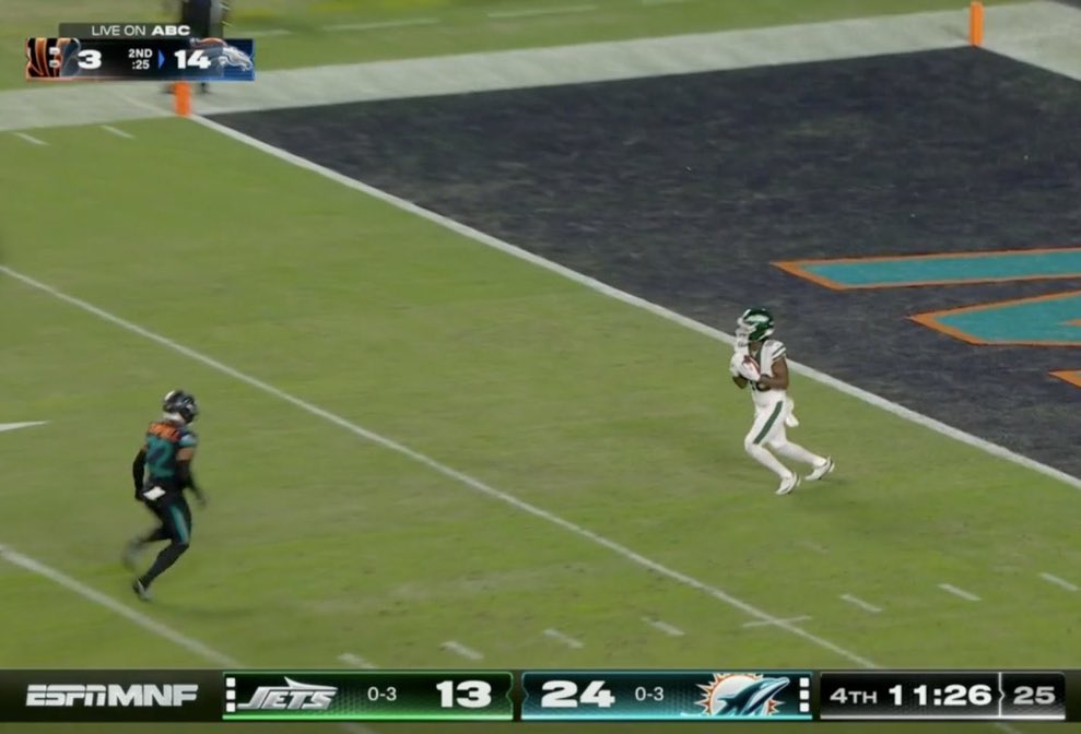 BarstoolBigCat's tweet photo. This was fair caught https://t.co/7B59T8GcfB