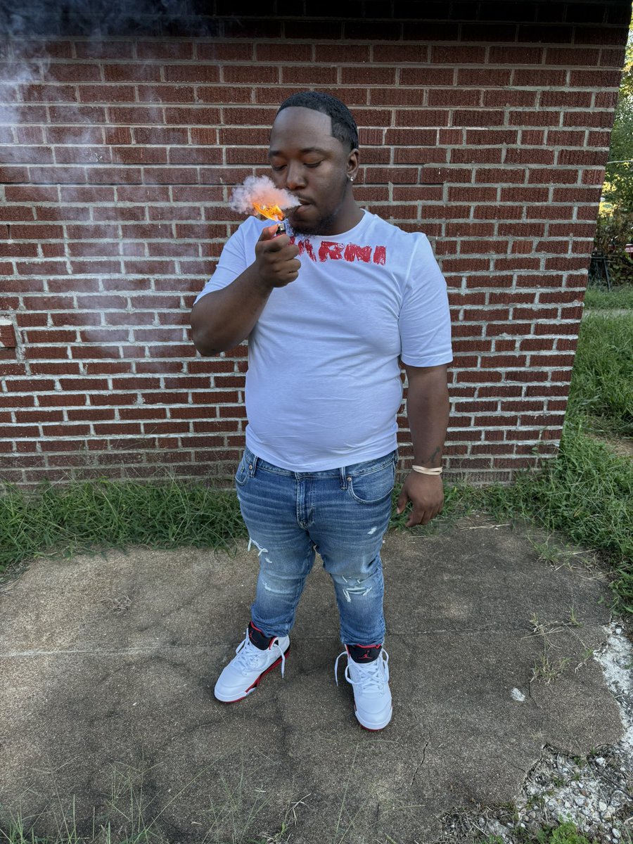 _Moneyy24's tweet photo. The Biggest !!! https://t.co/Fr5FjQrcx7