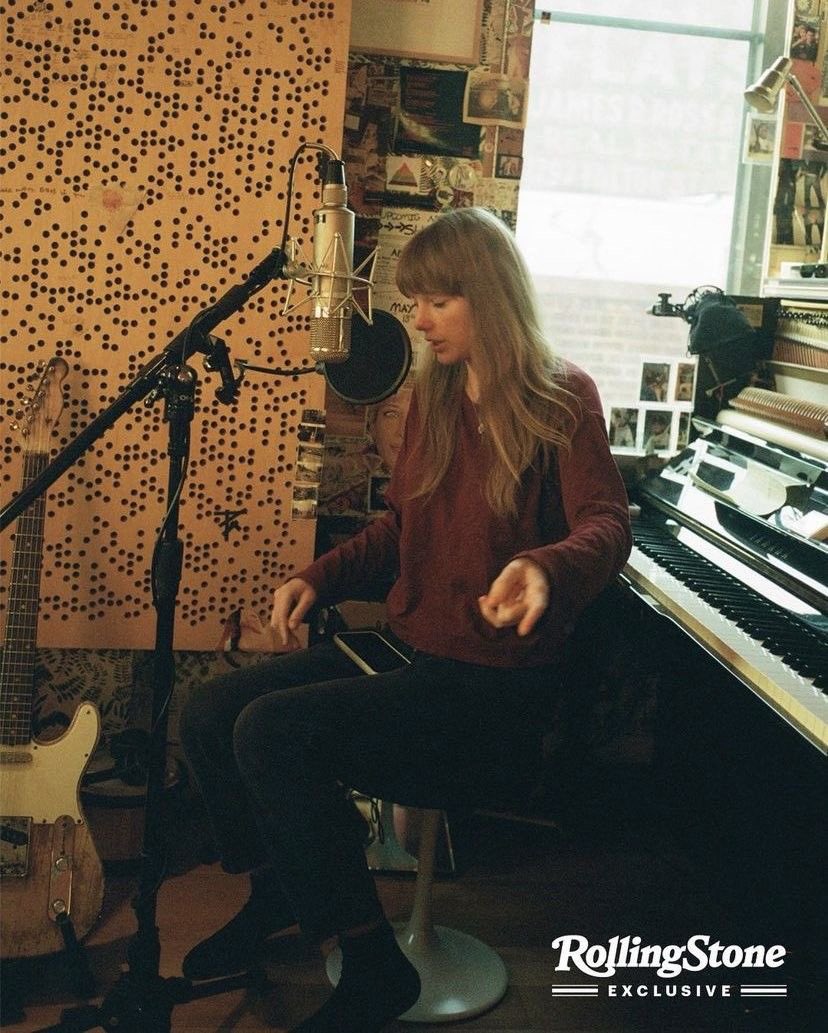 theswiftmuseum's tweet photo. Songs Taylor Swift has sampled or interpolated in her career:

“I’m Too Sexy” – Right Said Fred → “Look What You Made Me Do” (2017)

“Out of the Woods” – Taylor Swift → “…Question?” (2022)

“Father Figure” – George Michael → “Father Figure” (2025) https://t.co/UOtzvdlOuN