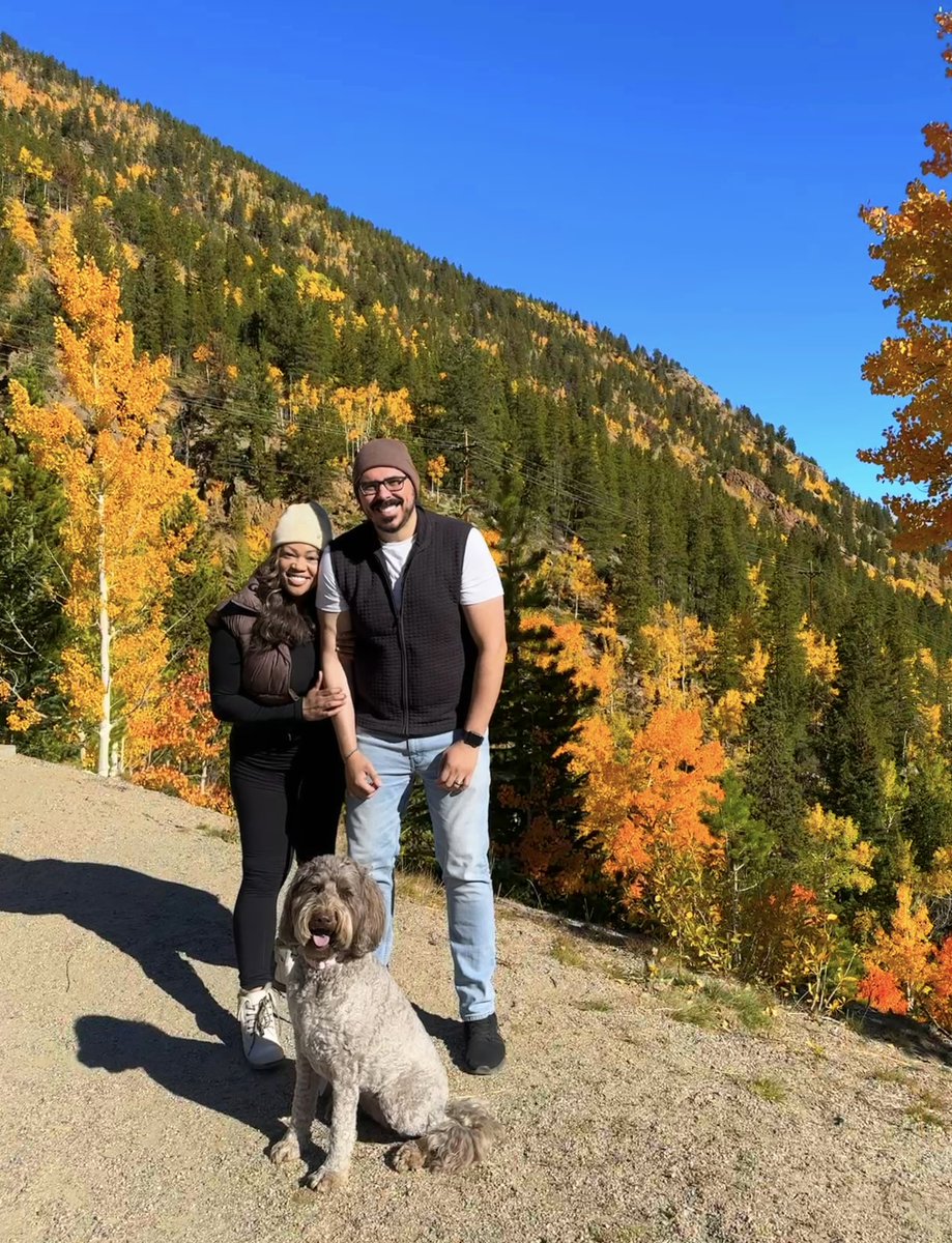 Mekialaya's tweet image. Snuck away to the mountains to soak in the beautiful fall foliage as a family this weekend! One of our favorite traditions every year. #Colorado, you spoil us! 😍🥰🍂 🐾 #GuanellaPass #leafpeeping