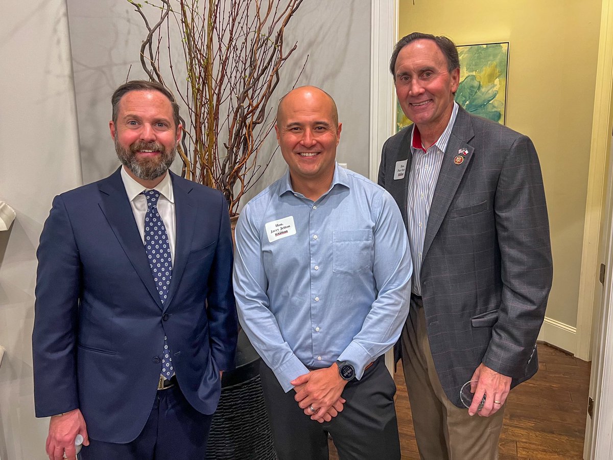 Fanny and I enjoyed seeing our friend Rep. Stan Kitzman tonight at his fundraiser. It was great catching up with so many friends and former colleagues. Always good to visit with my friend Speaker Dustin Burrows, former Congressman Pete Olson, and Rep. Carl Tepper. Texas is