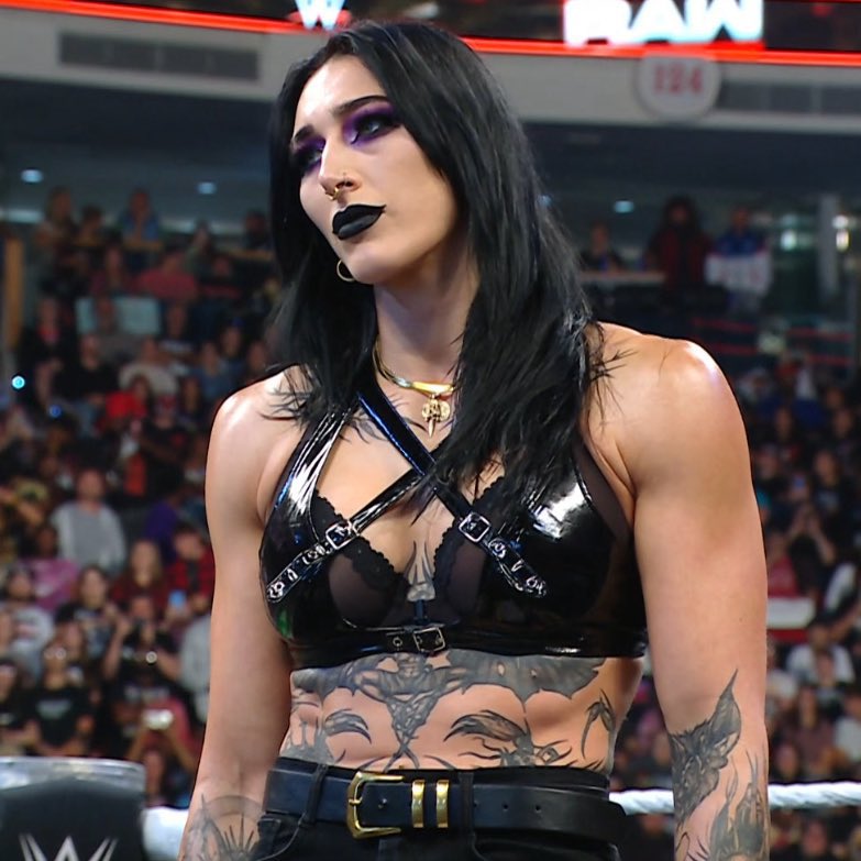 vaquersriptide's tweet image. save me rhea ripley