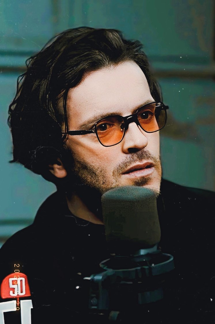 — Девочки, все мы в сексуальном страхе🥵
(Вы только посмотрите на это божество)