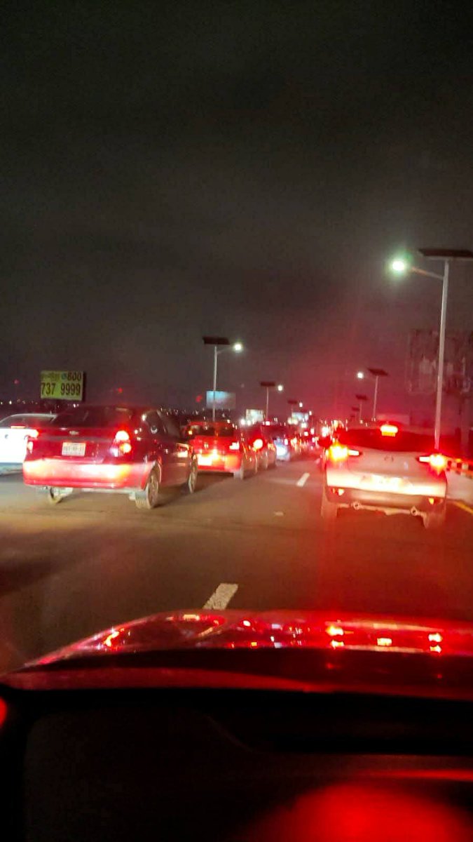 🚨⚠️🤳🏻 Tráfico muy complicado de regreso a Cuautitlán #Izcalli, esta noche; la autopista colapsada y el segundo piso tambien con carga vehicular pesada.