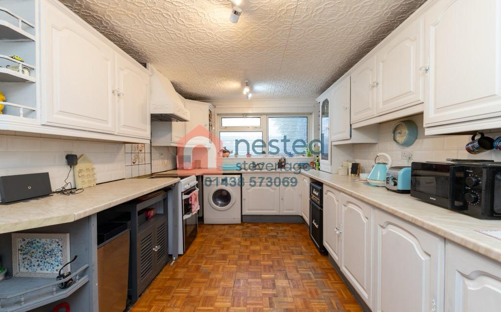 🏡 3-Bed Home – Stevenage £320,000
Spacious lounge ➡️ garden 🌿 | Bright kitchen/diner 🍽️ | Downstairs WC 🚻 | West-facing garden 🌅 | Walk to shops, schools &amp; trains 🚆 (London &lt;30 mins)

🔗 rightmove.co.uk/properties/167…

#StevenageHomes #ForSaleStevenage #FamilyHome #propertyforsale