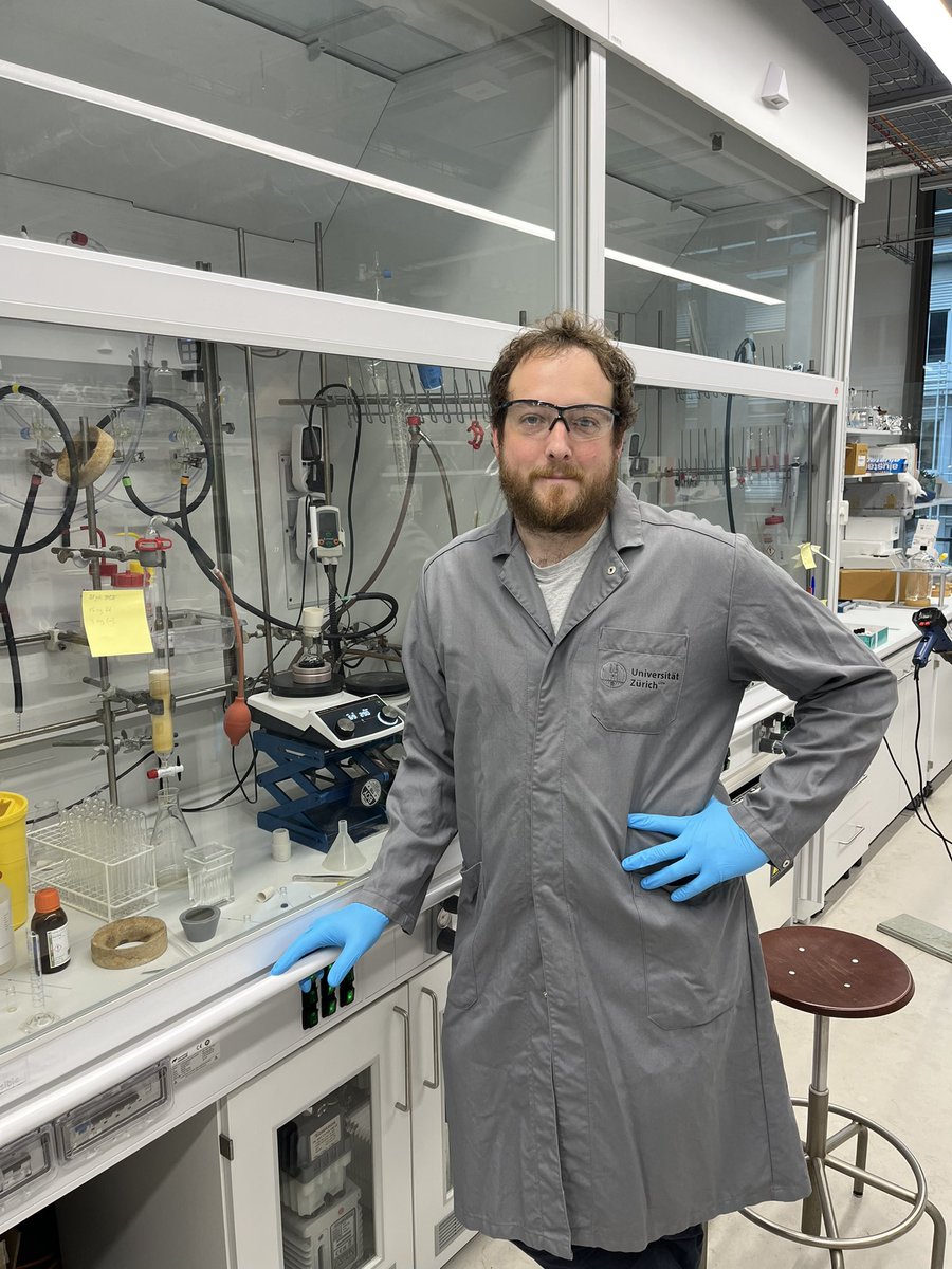 JuricekLab's tweet image. Welcome Eric! 🤩
After his PostDoc in Groningen with nobel laureate Ben Feringa, he decided to join our group for another PostDoc stay before he will pursue his independant career. We are looking forward to work with you the coming 6 months!✨👨‍🔬⚗️
#postdoc