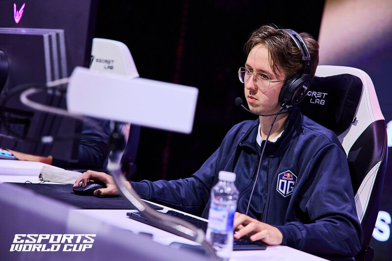 HypercubEsports's tweet photo. UK pro Ari is set to join Tundra Esports as a support, replacing Saksa just weeks before the next major Dota 2 event. Ari, who started his career in 2022 and has played for TSM, OG, and Na’Vi, arrives after a four-month loan with Na’Vi ended. 

Tundra, despite a strong year with three tournament wins, underperformed at TI 2025, prompting roster changes including the benching of Crystallis and Saksa.