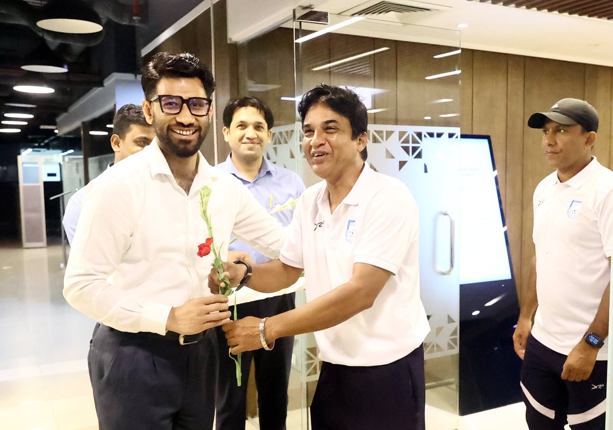 Md Nasser Shahrear Zahede, Vice President of the Bangladesh Football Federation and Chairman of the Development Committee, met and exchanged greetings with the Bangladesh team that finished as runners-up in the ‘Tianyu Liufang Cup (U-17)’ tournament held in Lijiang, China.