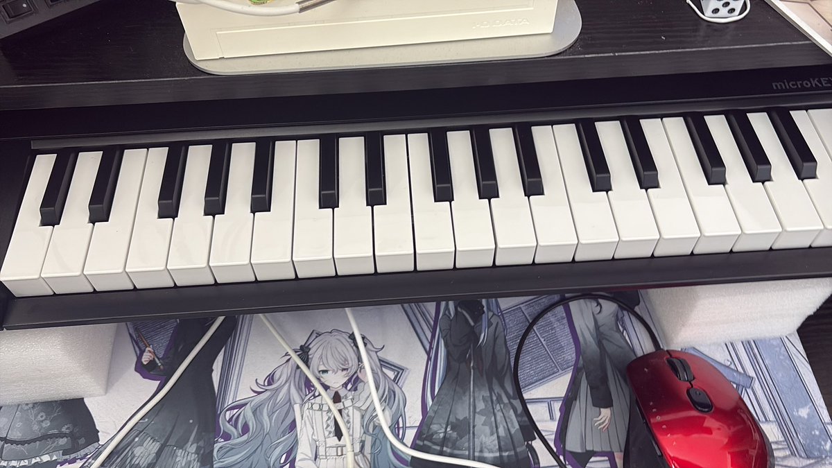 ついにmidiキーボードを導入しました
ここに辿り着くまでに5年かかった。