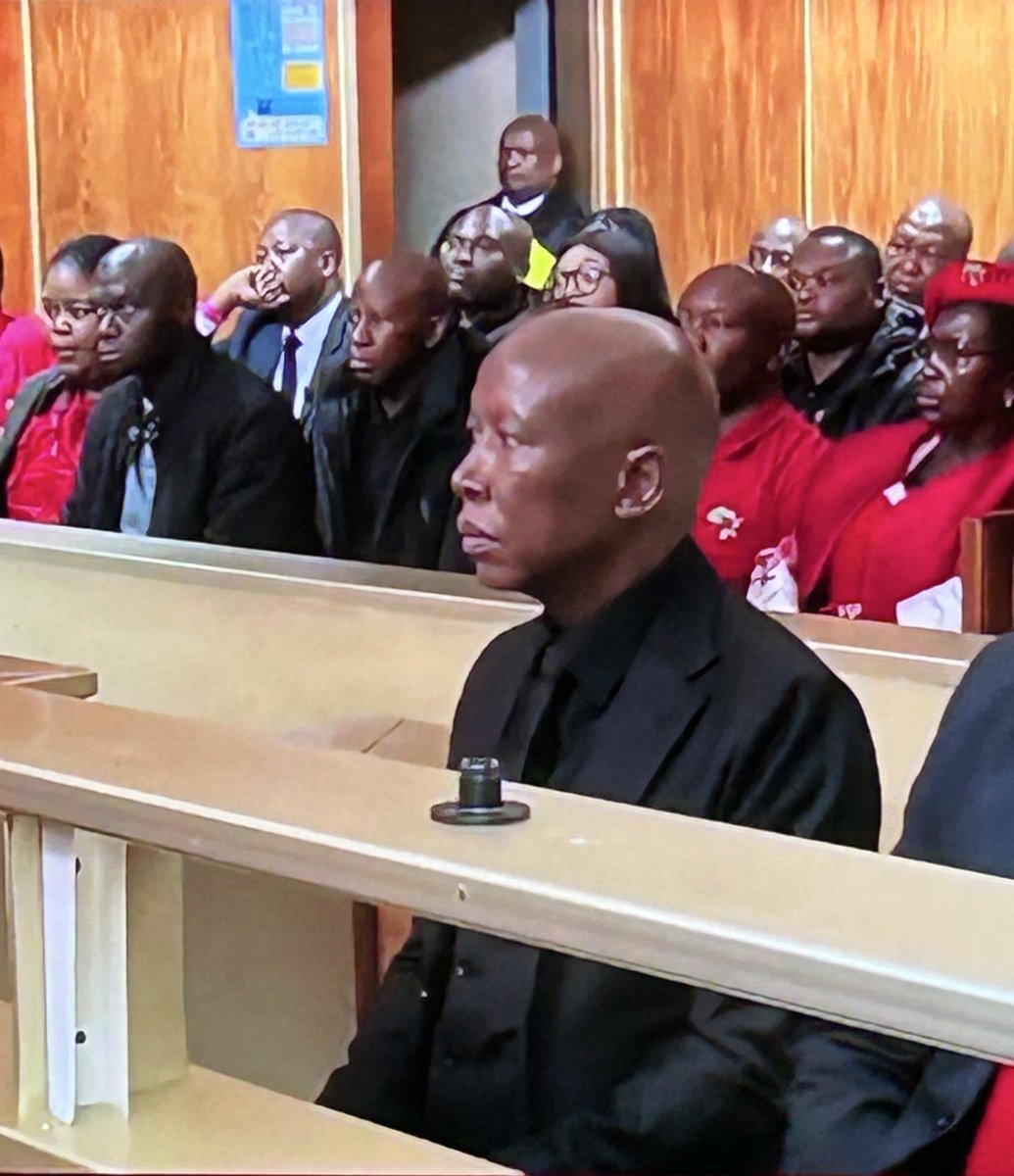 tyengeni1954's tweet image. When elected President of the YL I walked up to him &amp;amp; said " they are now coming for you "..Not sure he understood what i meant then but..All true revolutionaries go through this baptism of fire.. Detention..torture..prison..even death..! A badge of honour..!