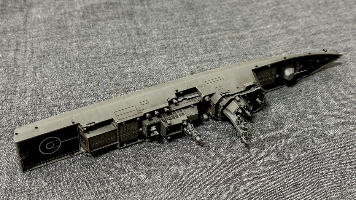 He10012's tweet photo. Chollima Models 1/700
朝鮮人民軍海軍　崔賢級駆逐艦「姜健(カンゴン)」
完成しました。 https://t.co/IXJJtOwOBG