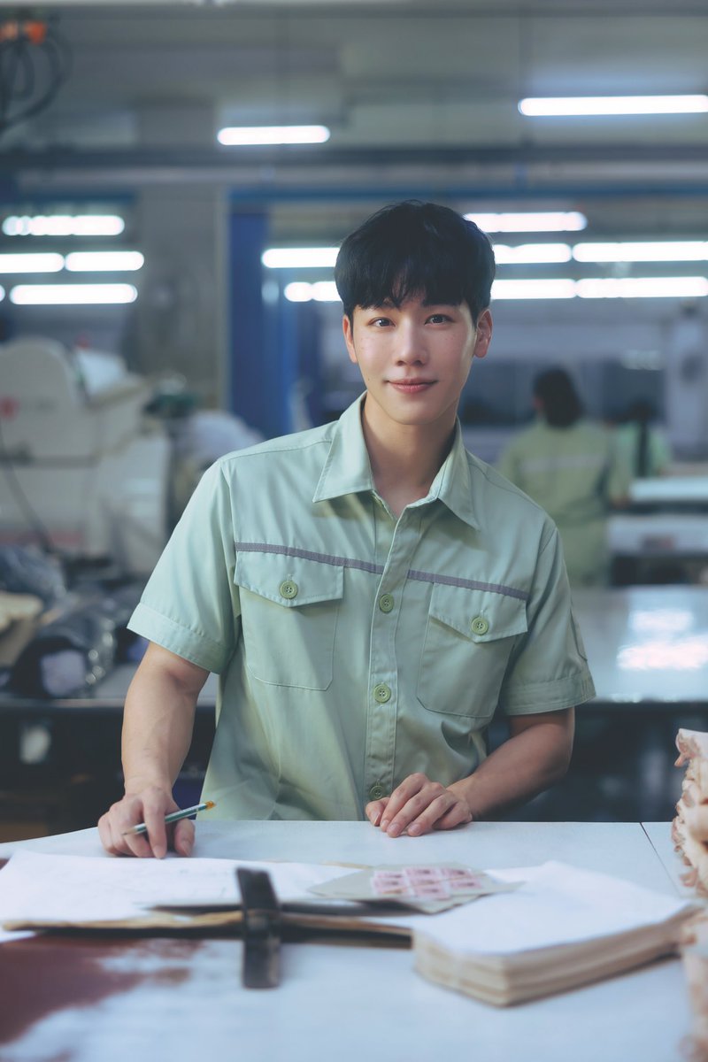 Take a little sneak peak at the photos in the official Photobook of ดอกนีออนรอรัก

See you at the pop-up store on October 7-12, 2025 at Union Mall Fl. 5 Zone B

🌺🌺🌺🌺🌺🌺🌺🌺🌺

YINWAR CONCERT
ดอกนีออนรอรัก
11-12 October 2025

Buy Ticket: zipeventapp.com/e/YINWAR-Conce…

Buy Live