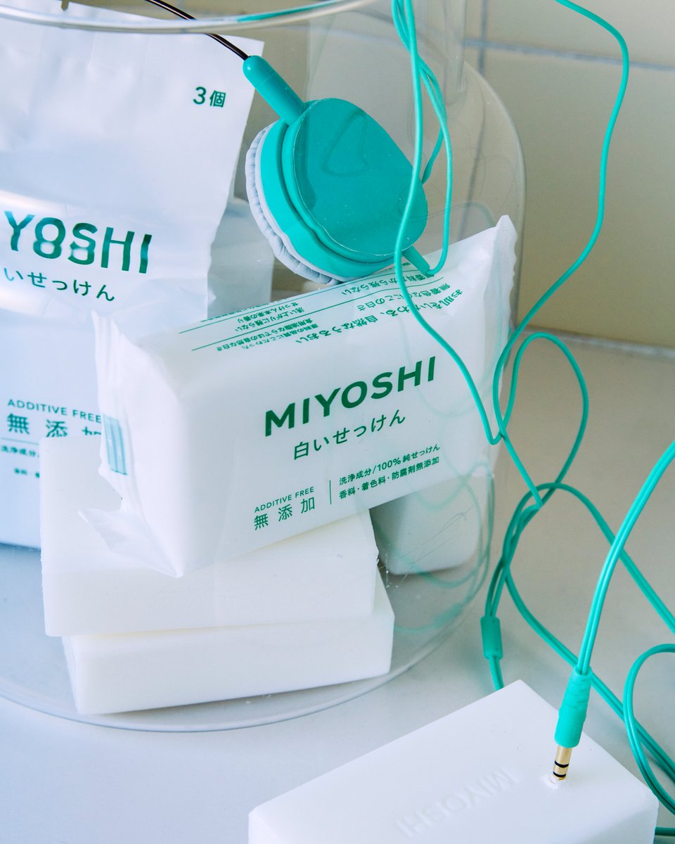 MIYOSHI_soap's tweet photo. 白いせっけん
本釜焚き製法で作った純せっけん
#MIYOSHI #ミヨシ石鹸
#無添加せっけん
#MADEINSUMIDA
#SUSTAINABLEPRODUCTS https://t.co/9cEkUvtjAx