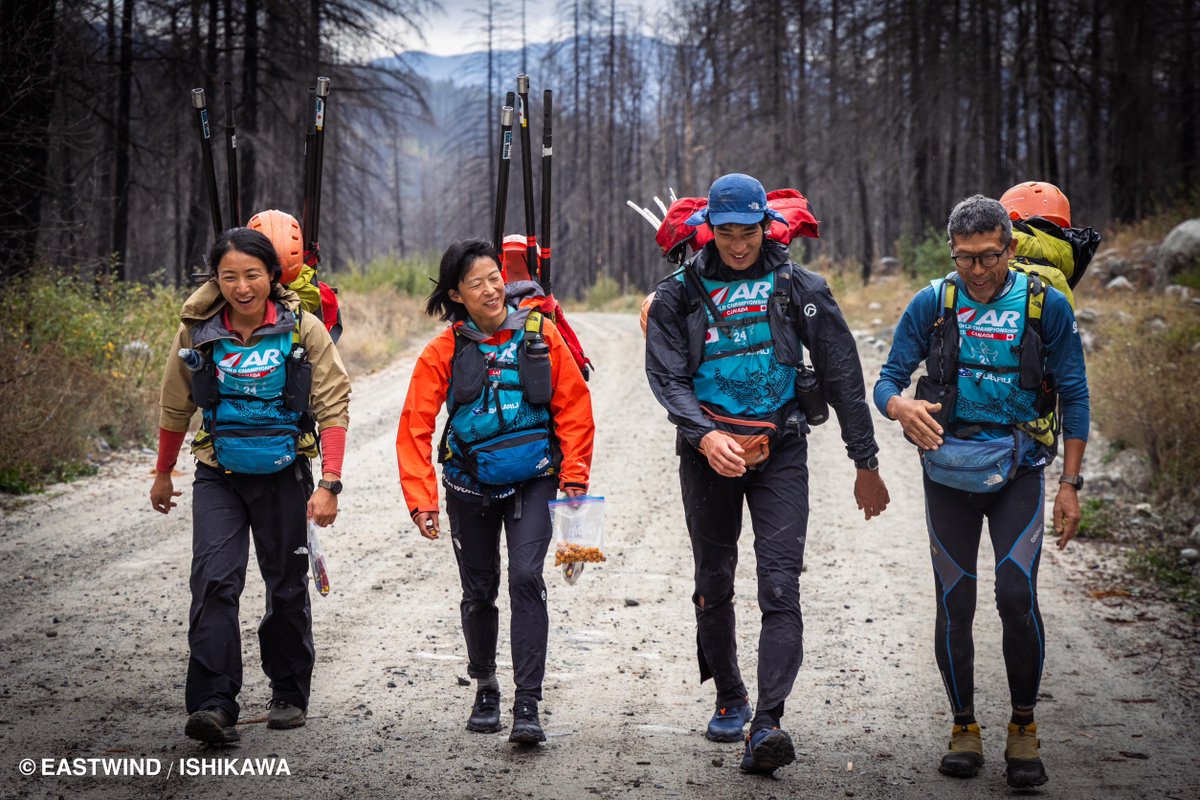 eastwind_mgr's tweet photo. 【Expedition Canada】
Leg9  パックラフト(17km)
同じルートを往路は陸路を歩き、復路はパックラフトで戻ります。
夜間行動禁止時間が設けられているため、19:00以降は行動禁止になるのですが、ここで急遽ルール変更となり、陸路であれば夜間行動ＯＫとなりました。

写真：石川貴大
#arws #adventurerace #expeditioncanada #eastwind
#イーストウインド #アドベンチャーレース