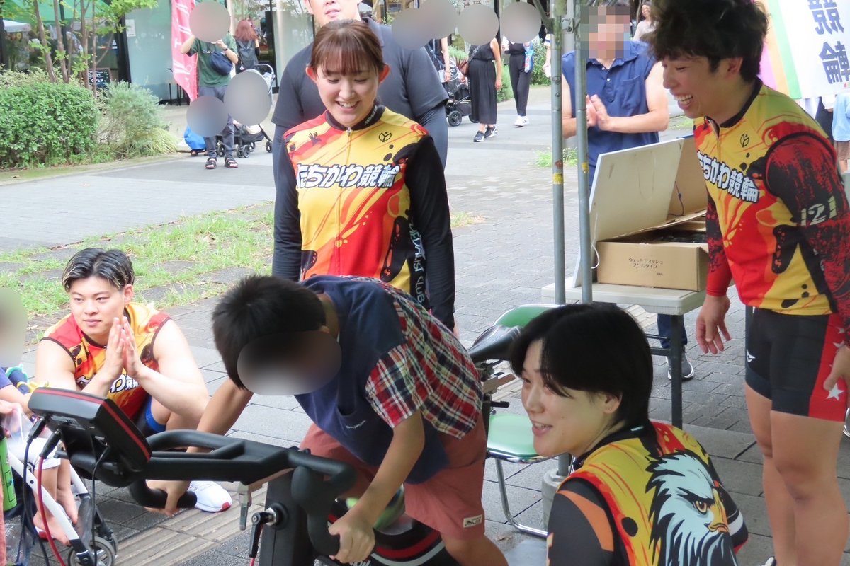keirin_jpcu's tweet image. 🚴‍♂️【支部からの活動報告】🚴‍♀️

9月13日（土）に東京都立川市立川駅サンサンロードにて開催された「第20回 立川子育て教育フェア」に東京支部がブースを出展しました。

【keirin-jpcu.org/news.php?@DB_I…】  

#山崎充央 #増茂るるこ #長谷川飛向 #永井哉多 #星野しほ