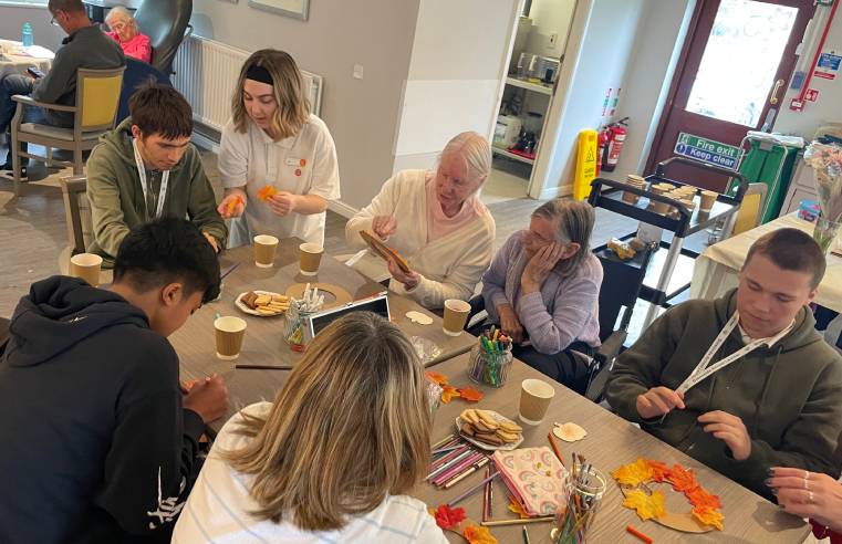 Residents at HC-One’s Woodlands View Care Home, in Stevenage, welcomed back pupils from Greenside School after the summer break, continuing a valued partnership that strengthens links in the local community: tinyurl.com/yc44zyxn 
<a href="/HC_One/">HC-One</a> #socialcare #carehome #carenews