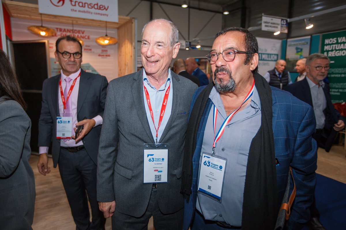 TransdevIDF's tweet image. 👥#TransdevIDF était présent au Congrès des Maires et Présidents d&apos;EPCI du @Departement77
Un salon marqué par la visite notamment de @Jf_Parigi, Président du @Departement77 et @MichelBissonGPS, Président de la Communauté d&apos;agglomération de @grandparissud !
📸AMF 77