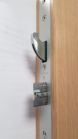 🔐 #Seguridad automática desde el primer cierre.

Con la cerradura multipunto de disparo automático #SecuryADR de Gretsch-Unitas, la seguridad no depende de girar la llave.

👉Amplia información aquí: acortar.link/WSd1fv 
 
#GU #PROCOMSA avanzando por #sistema