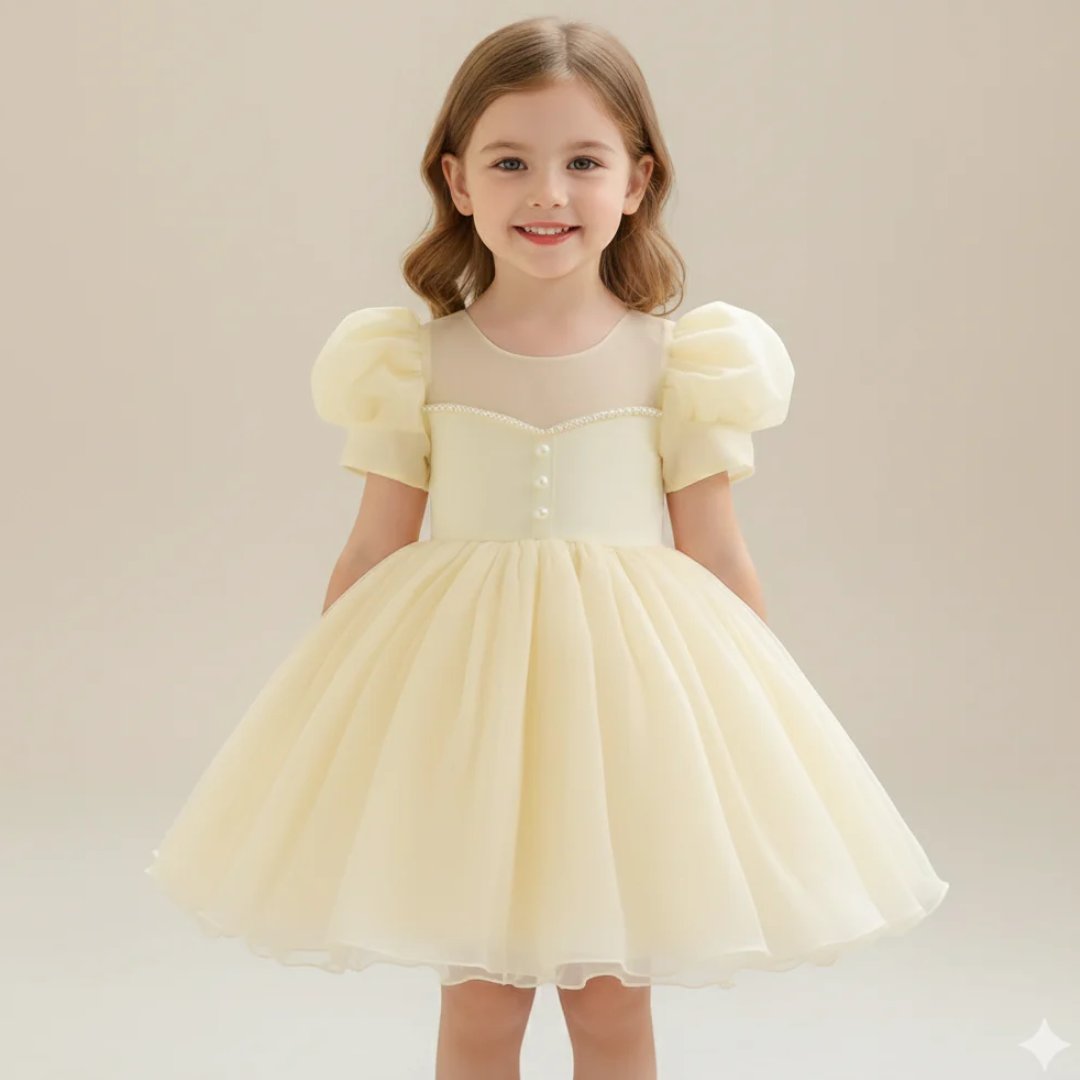 MomoriiOfficial's tweet image. Some moments are more than just moments. They're the 'once upon a time' you'll both remember forever. ✨
#PrincessDress #FairytaleDress #LittlePrincess #PrincessParty #KidsFashion #SpecialOccasion #BirthdayDress #MagicalMoments #OnceUponATime #PrincessDreams