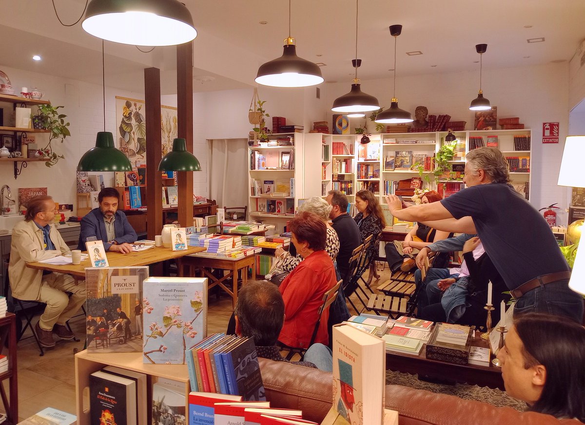 LibrosdelInnomb's tweet photo. Imágenes de la presentación de Madera de deriva, de Ángel Olgoso, en Madrid
#PresentacionLibro #MaderaDeDeriva #AngelOlgoso #Literatura #Cuentos #Libros #LibrosDelInnombrable #LibreriaCrazyMary #librosdelinnombrable #maderadederiva #presentacion #MadridesCultura https://t.co/0vYL1oKrCO