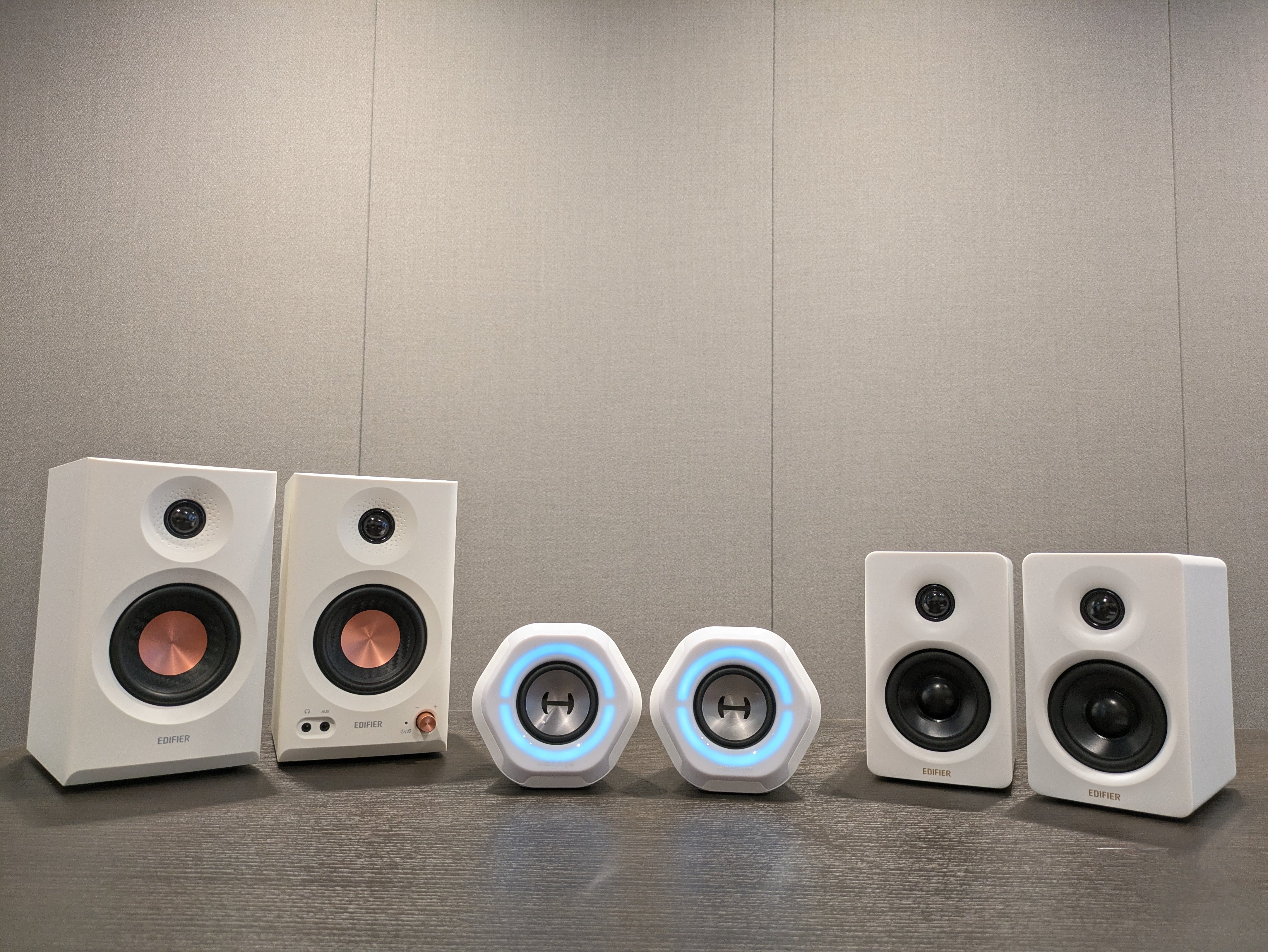 EDIFIER ホワイトスピーカー EDIFIRE Edifier製 モニタースピーカー MR4(ホワイト) ED-MR4-WH