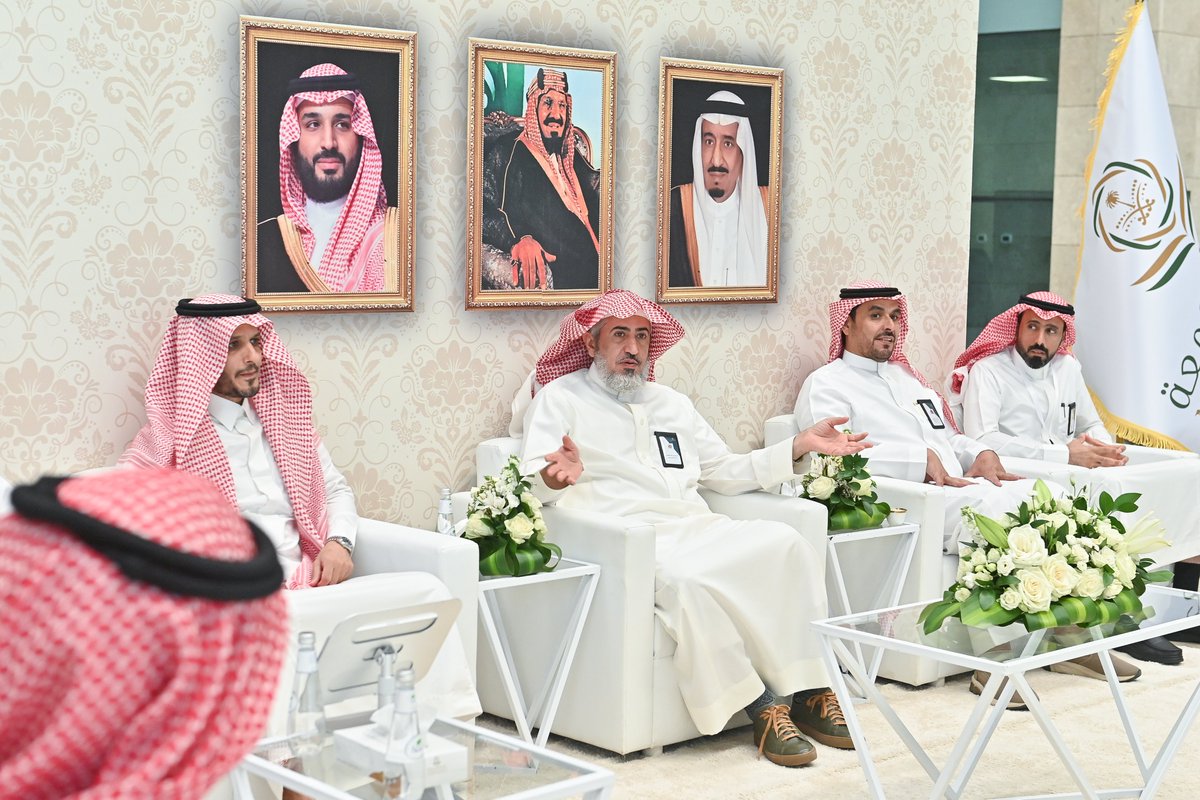 وكيل #جامعة_المجمعة للتنمية والاستثمار يزور مشروع القياس الدوري للارتباط الوظيفي لعام 2025م ، ويطلع على خطوات التنفيذ ، ويؤكد حرص الجامعة على تعزيز بيئة عمل محفزة وداعمة لرفع مستوى ارتباط منسوبيها.