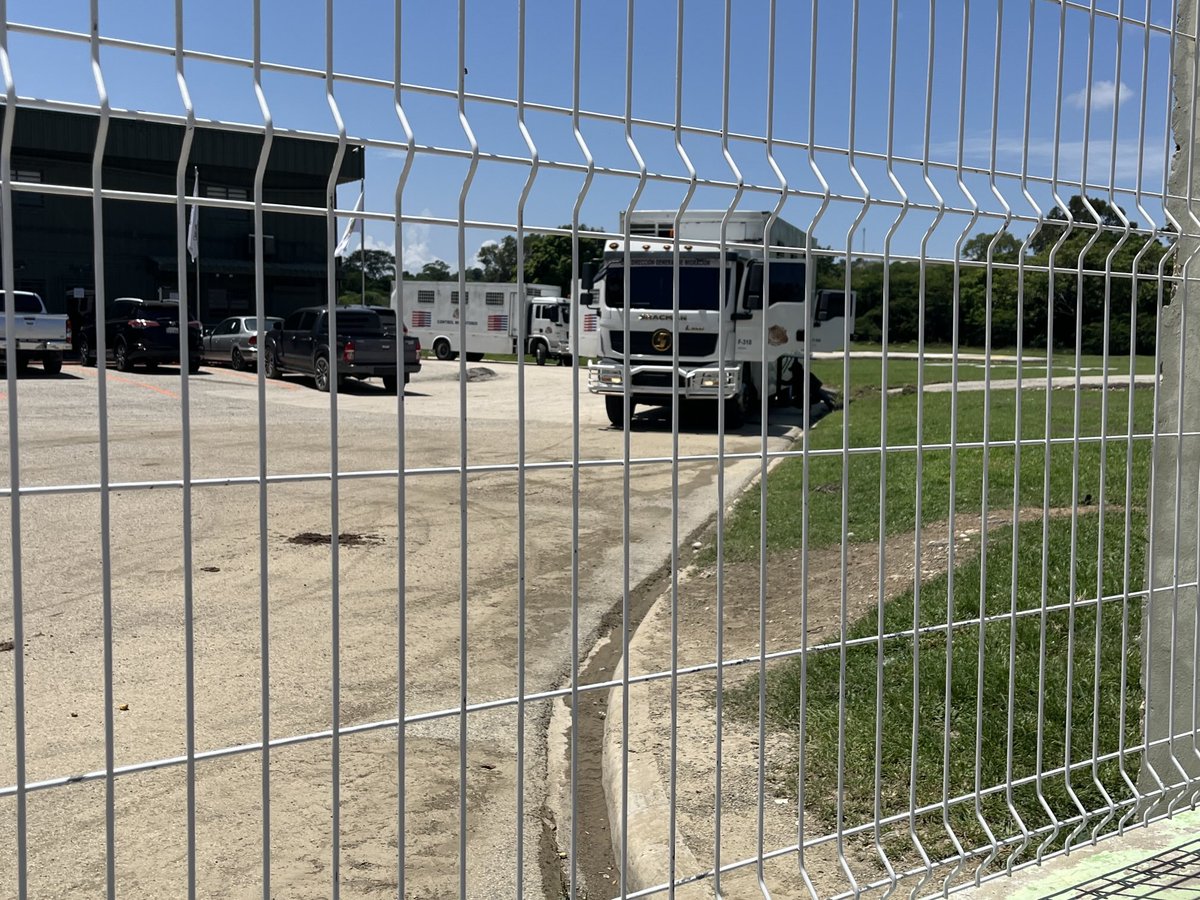 Peaking into #Haiti at the border with #Dominican Republic. ⁦<a href="/BBCRadio4/">BBC Radio 4</a>⁩ tonight 9pm, Crossing Continents speaks to Haitians living in fear of immigration raids.