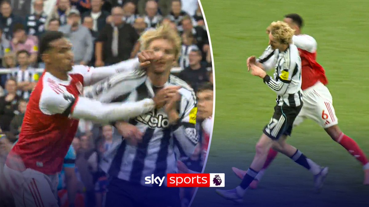 Magpie24_7's tweet image. So 6ft 2" Gabriel literally PUNCHES 6ft 7" Nick Woltemade in the face with a clenched fist DELIBERATELY in front of how many cameras and 52k fans and VAR in the game do nothing, and the @premierleague since have also still done NOTHING!? 

If it were the other way round, we know…