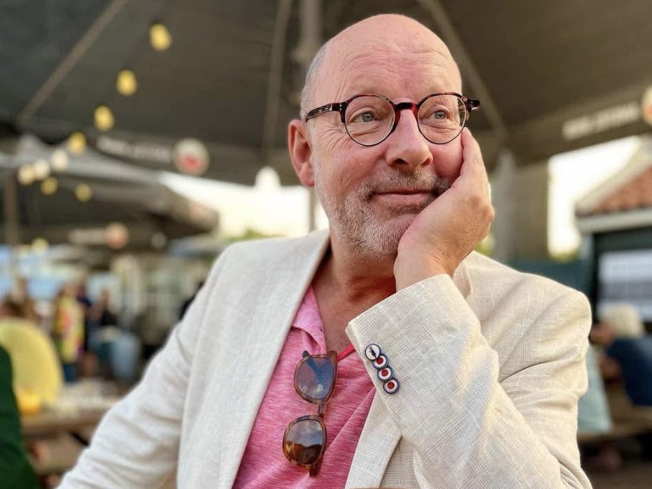 De liefste is 65 geworden. We zingen geen ‘lang zal die leven’, want dat zit er niet in. Maar deze pakken ze niet meer af.  Geniet vandaag! ❤️
#jarig #ALS